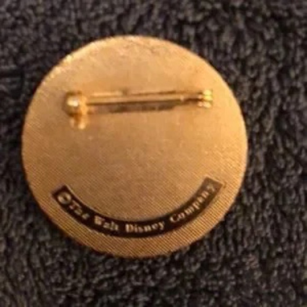 Disneyland Sleeping Beauty Castle Commemorative Pin - Gold, Blue, Green - Picture 2 of 7